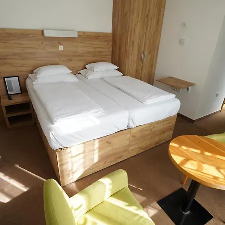 Hotel Argument