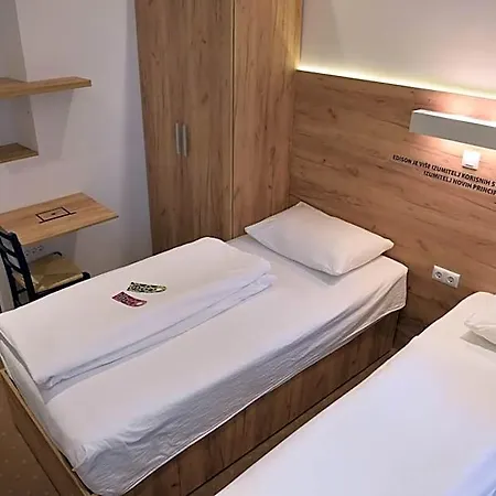 Hotel Hotel Argument