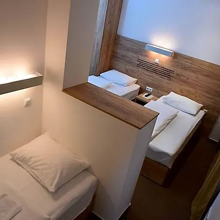 Hotel Argument 3*