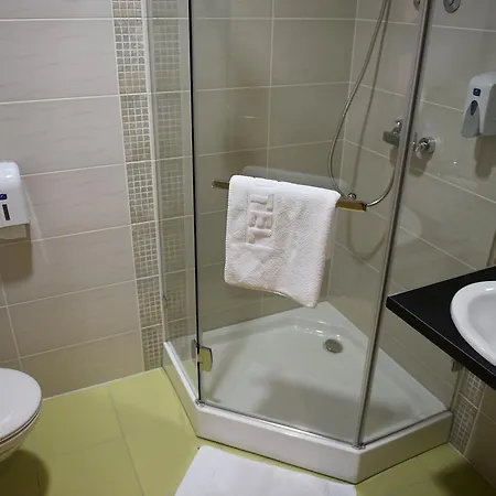 Tesla Bar&rooms 3* Banja Luka