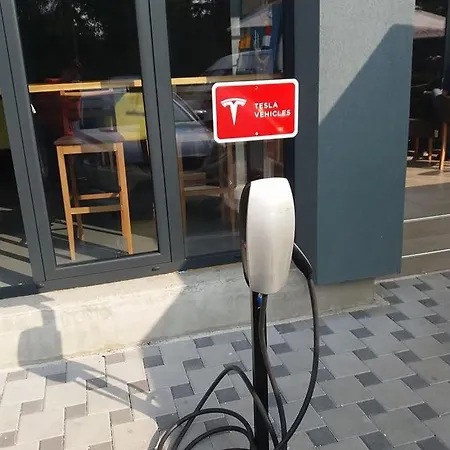מלון Tesla באניה לוקה